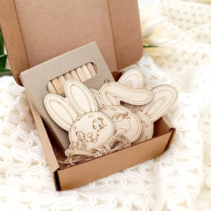 Spalvinamos medinės Velykų dekoracijos "Zuikiai"