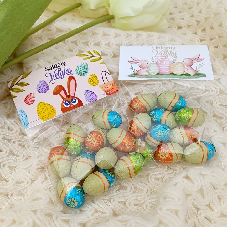 Šokoladiniai kiaušiniai velykinėje pakuotėje