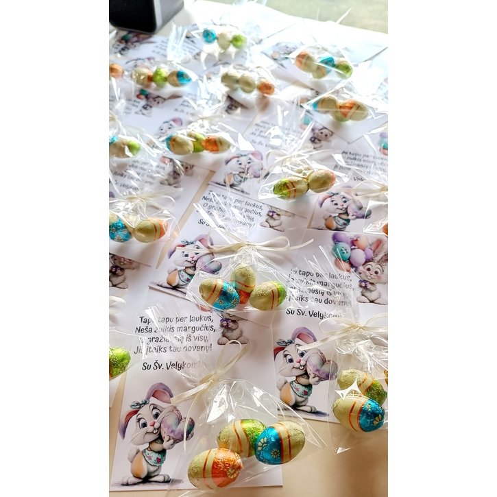 Velykinė atvirutė su šokoladiniais kiaušiniais 3