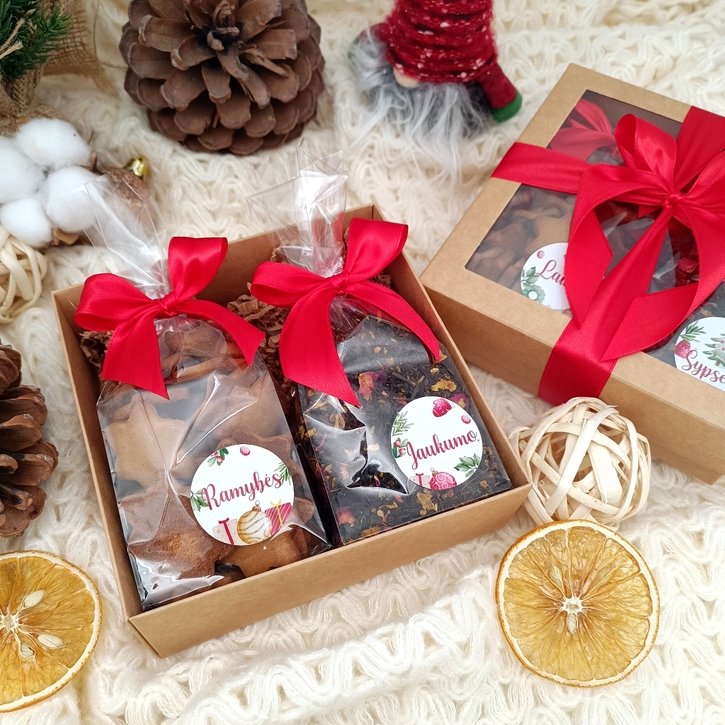 Kalėdinis dovanų rinkinys "Arbata ir sausainiai"