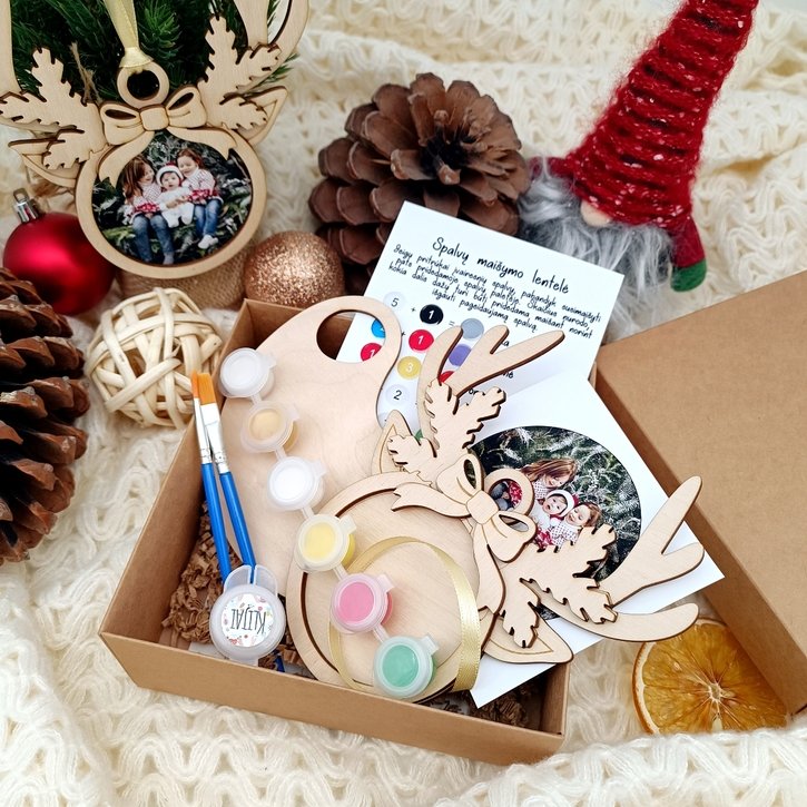 Kūrybinis rinkinys „Sukurk kalėdinį eglės žaisliuką“ su nuotrauka