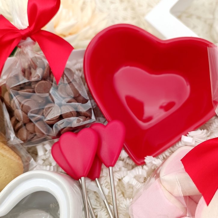 Dovanų rinkinys šokoladinis fondiu "Širdelė" 2