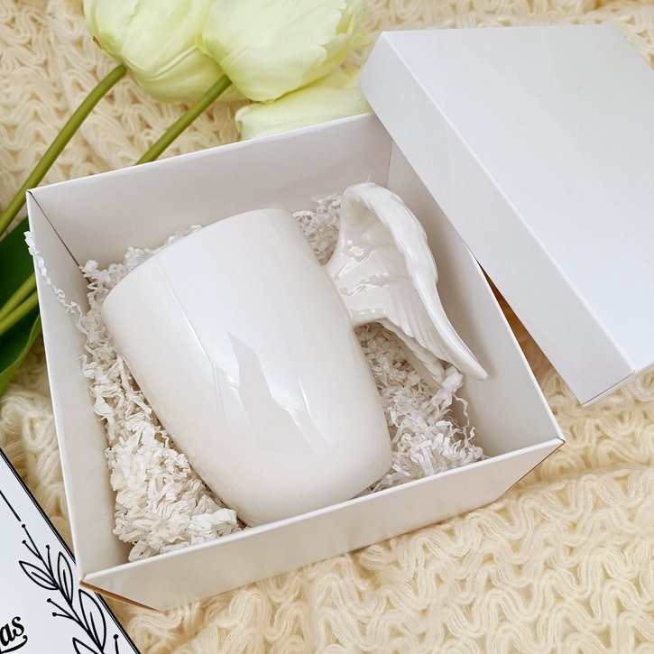 Puodelis "Angelo sparnai" su kortele 1