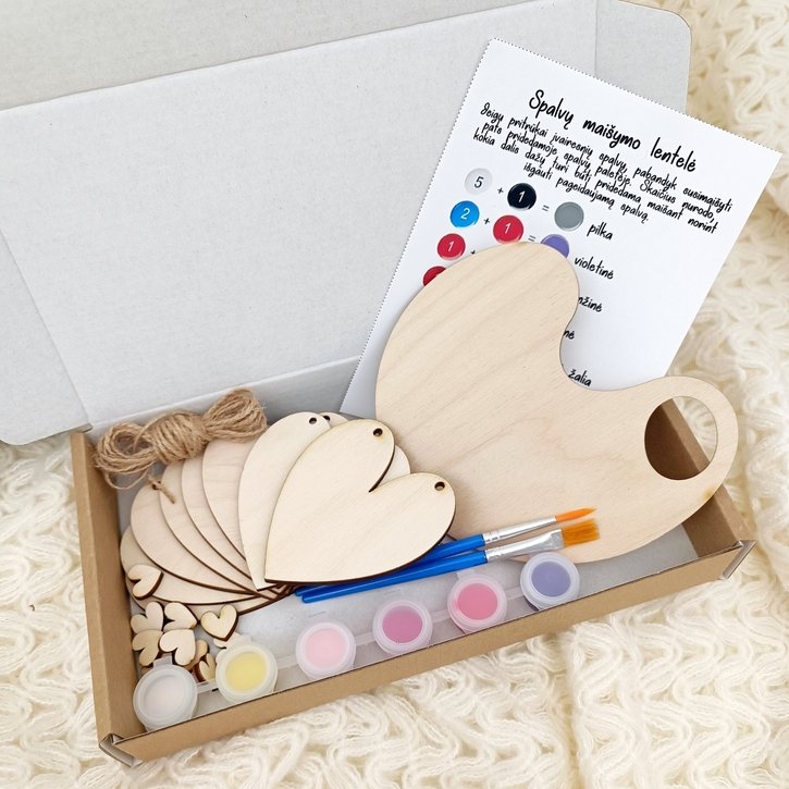 Kūrybinis rinkinys vaikams – medinė širdelių girlianda „Pasidaryk pats“