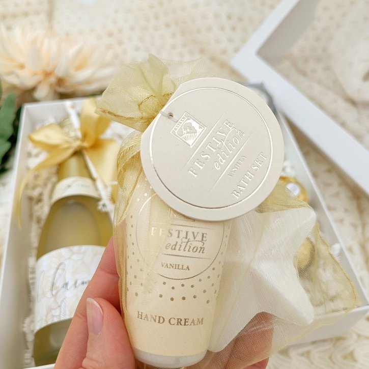 Dovanų rinkinys moterims "Būk laiminga" 2