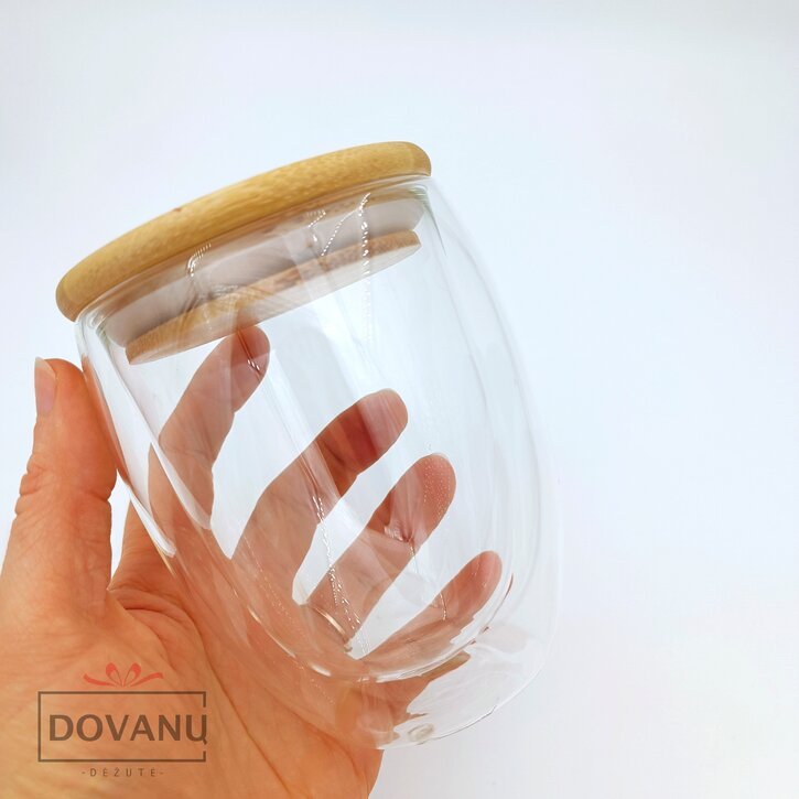 Stiklinis puodelis su dviguba sienele ir dangteliu mamytei