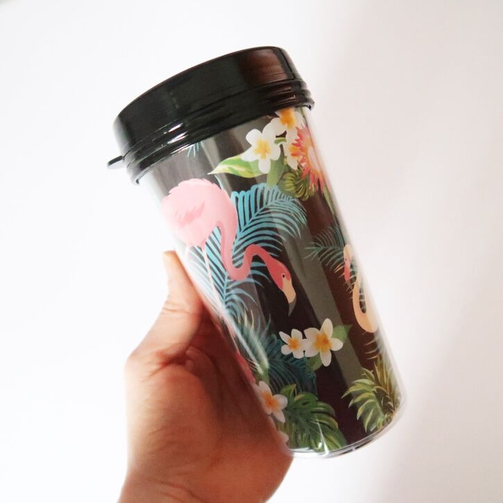 Kelioninis puodelis "Flamingai" su keičiamu dizainu ir Jūsų tekstu